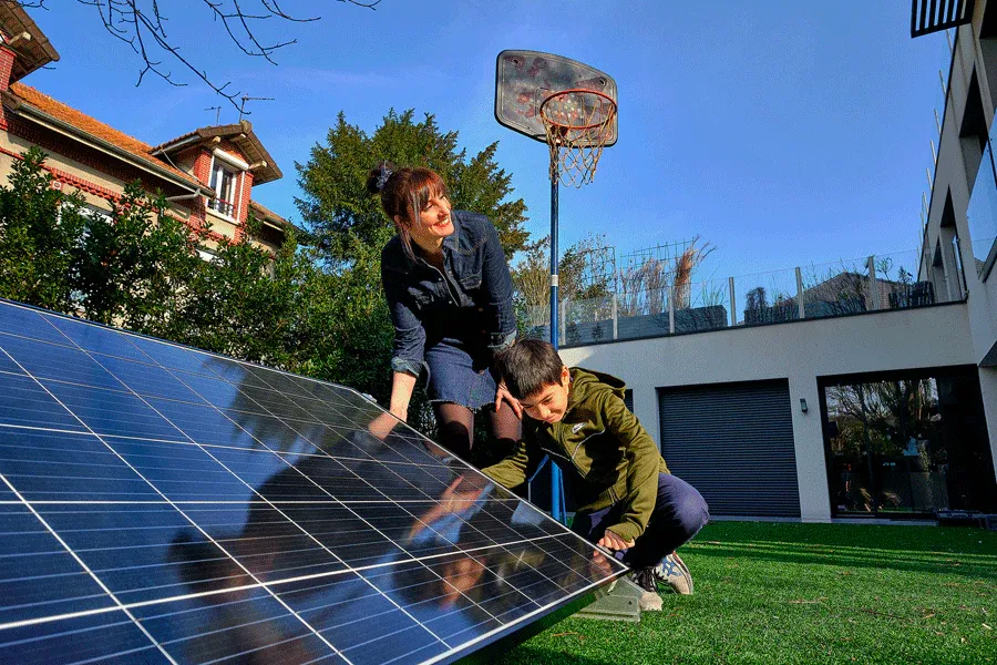 découvrez notre service d'installateur photovoltaïque à avignon, spécialisé dans l'installation de panneaux solaires pour maximiser votre production d'énergie renouvelable. profitez d'une expertise locale, de solutions personnalisées et d'un accompagnement de qualité pour réduire vos factures d'électricité tout en respectant l'environnement.