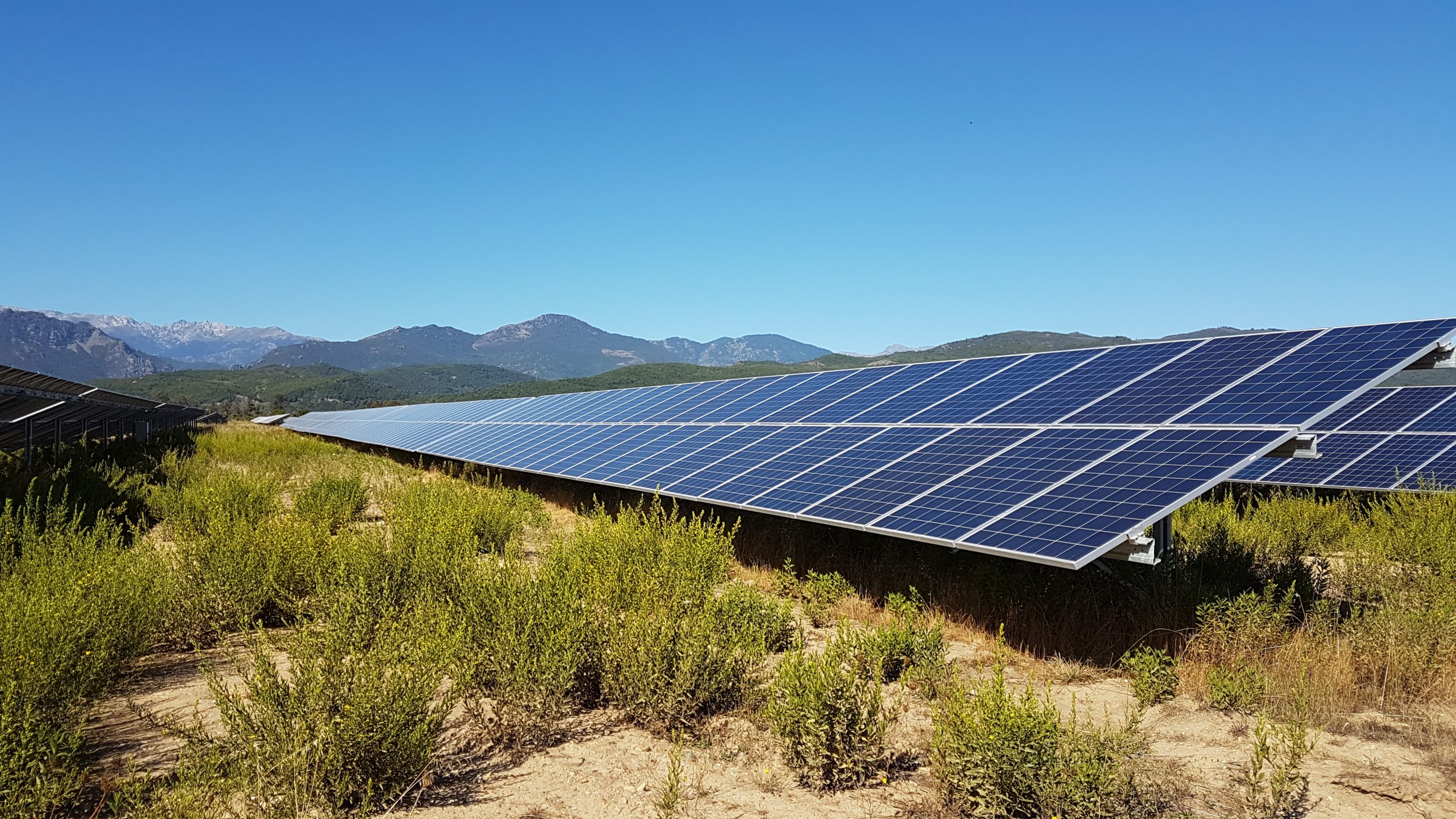 découvrez notre service d'installateur photovoltaïque à bastia, spécialisé dans l'installation de panneaux solaires pour votre maison ou entreprise. profitez d'une énergie renouvelable durable, réduisez vos factures d'électricité et contribuez à la protection de l'environnement grâce à nos solutions adaptées à vos besoins. contactez-nous pour un devis personnalisé !