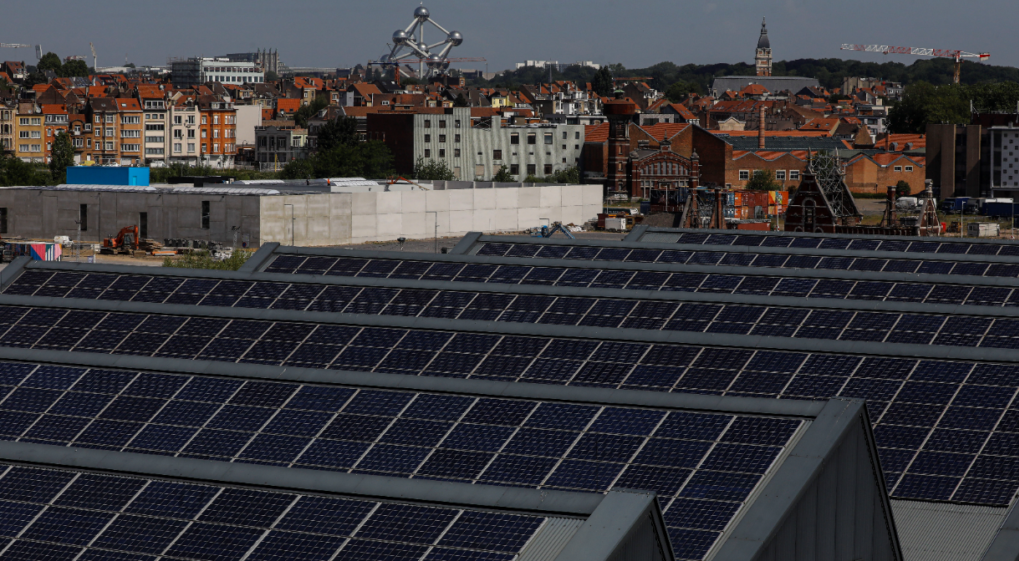 découvrez notre service d'installateur photovoltaïque à bruxelles, spécialisé dans l'installation de panneaux solaires de haute qualité. profitez d'une énergie renouvelable, réduisez vos factures d'électricité et contribuez à un avenir durable. contactez-nous pour un devis personnalisé!