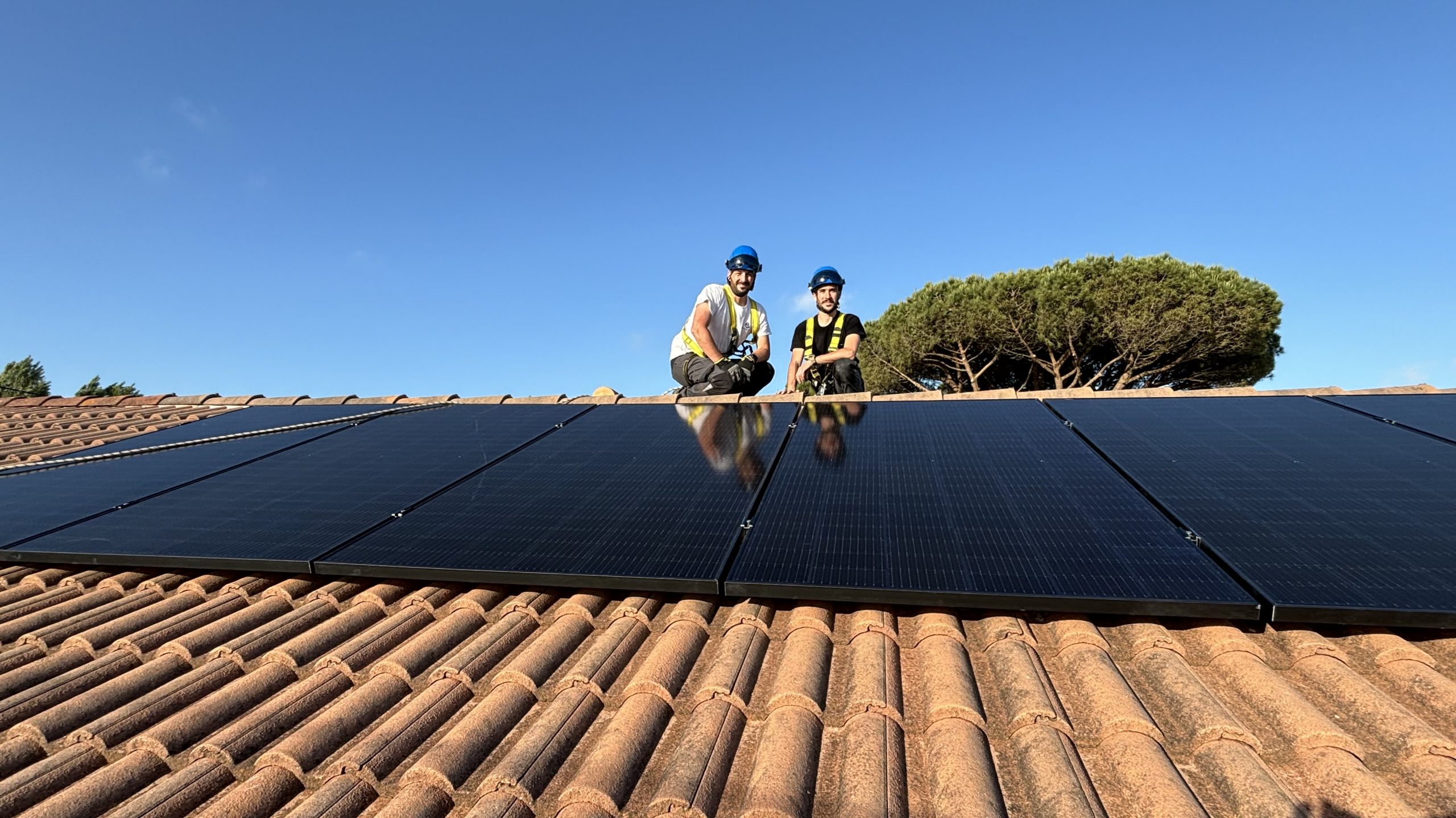 découvrez nos services d'installation de panneaux photovoltaïques en charente. profitez d'une énergie renouvelable et réduisez vos factures d'électricité. contactez nos experts pour un devis personnalisé.