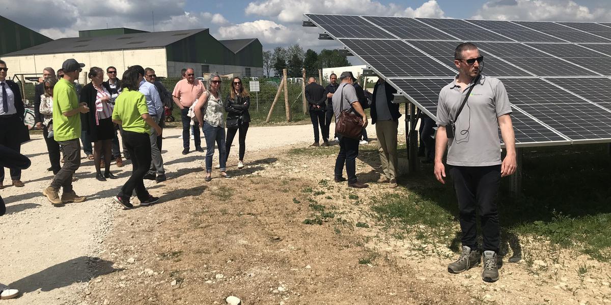 découvrez nos services d'installateur photovoltaïque en charente pour transformer votre consommation d'énergie grâce à des solutions solaires innovantes et écologiques. profitez d'un accompagnement personnalisé pour optimiser l'utilisation de l'énergie solaire et réduire votre facture d'électricité.