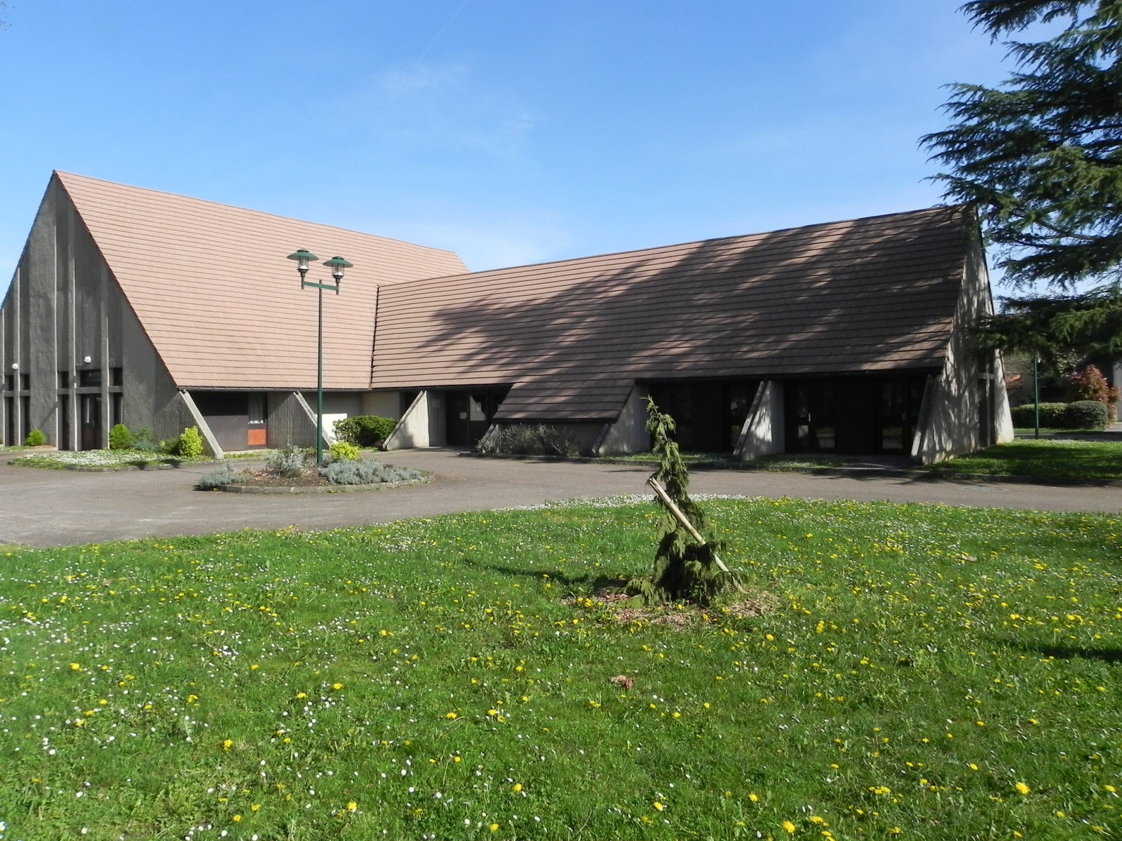 découvrez notre service d'installation de panneaux photovoltaïques à chenôve. profitez d'une énergie renouvelable et économisez sur vos factures d'électricité grâce à nos solutions sur mesure et notre expertise locale.