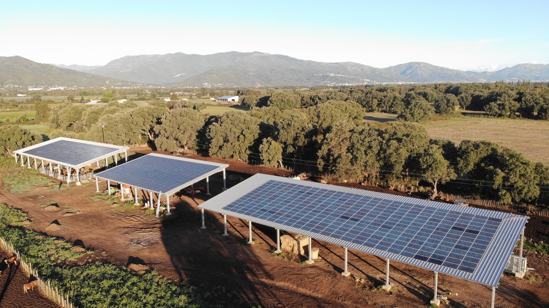 découvrez nos services d'installateur photovoltaïque en corse, spécialisés dans l'installation de panneaux solaires pour un avenir durable. profitez d'une énergie renouvelable, réduisez vos factures d'électricité et contribuez à la protection de l'environnement. contactez-nous pour un devis personnalisé et passez à l'énergie solaire dès aujourd'hui!