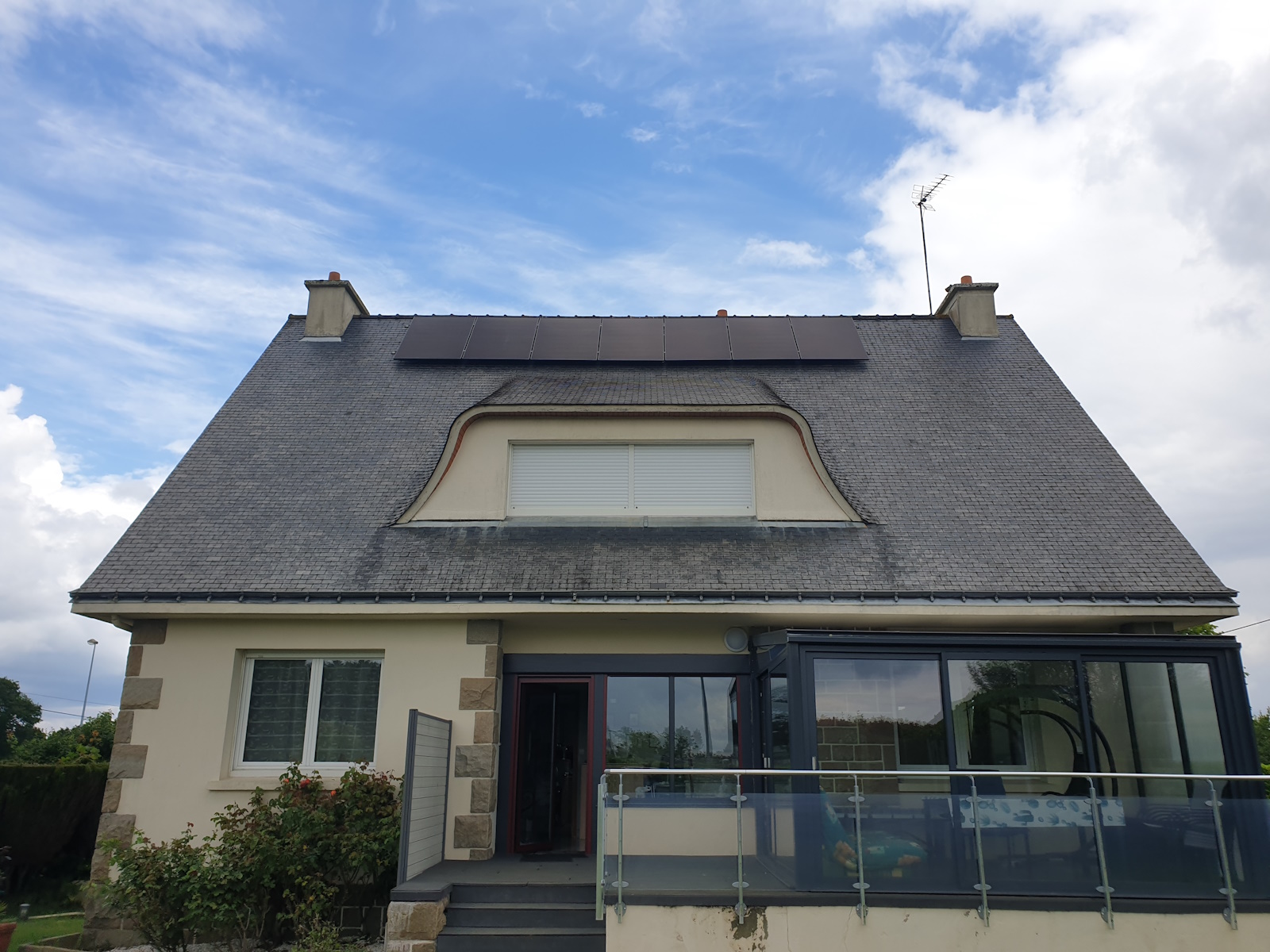 découvrez nos services d'installation de panneaux photovoltaïques dans les côtes d'armor. profitez d'une énergie renouvelable et réduisez vos factures d'électricité grâce à des solutions adaptées à vos besoins. contactez-nous pour un devis personnalisé!
