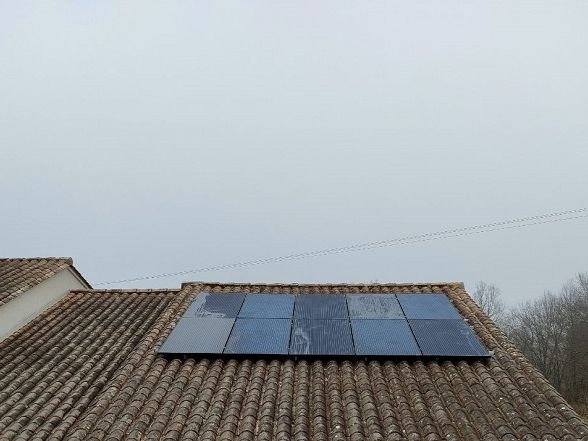 découvrez nos services d'installation de panneaux photovoltaïques en dordogne. bénéficiez d'une énergie propre et renouvelable tout en réduisant vos factures d'électricité. profitez de notre expertise locale pour un projet sur mesure et durable.