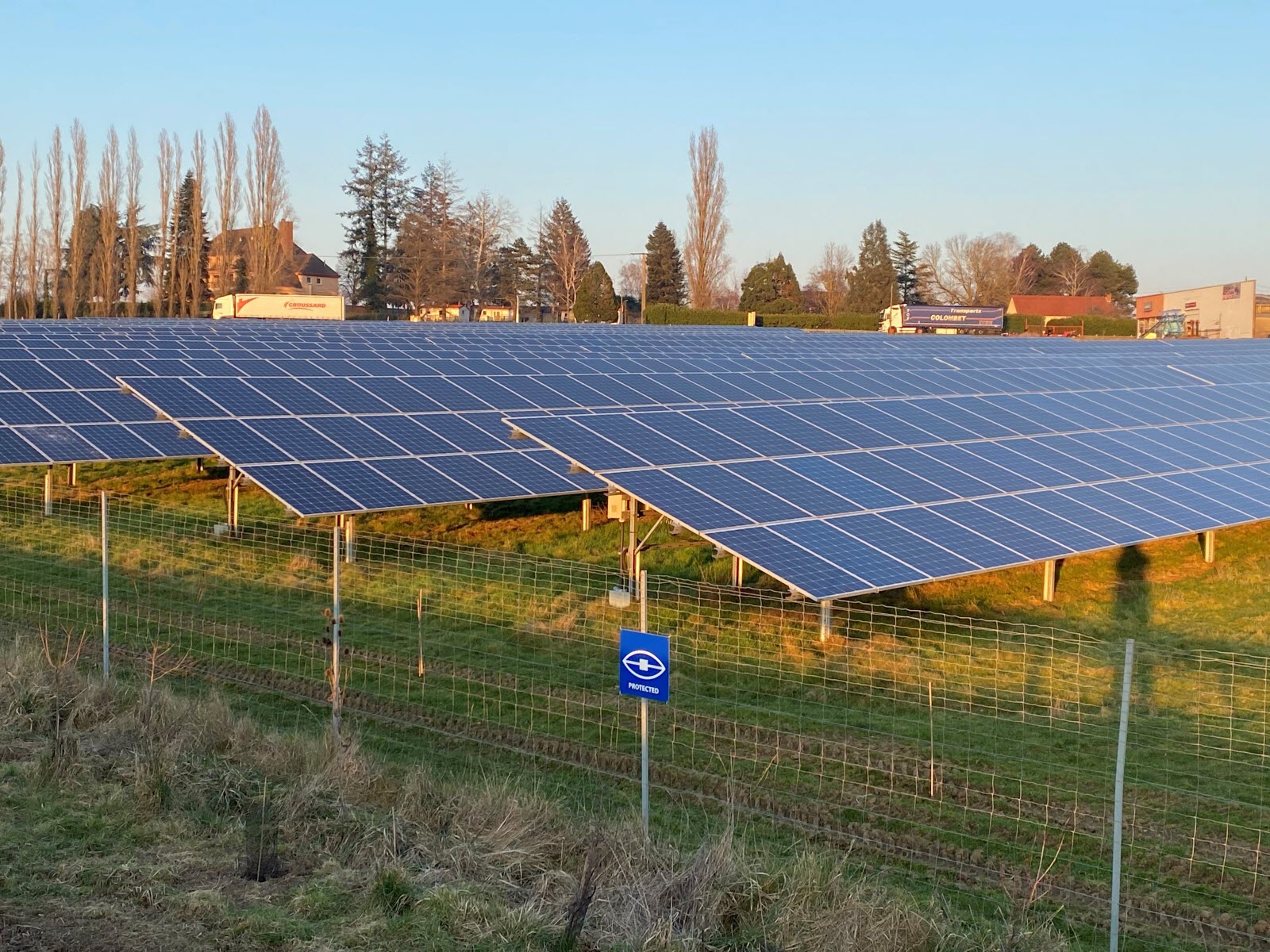 découvrez nos services d'installation de panneaux photovoltaïques dans le doubs. profitez d'une expertise locale pour maximiser votre production d'énergie solaire et réduire vos factures d'électricité. contactez-nous dès aujourd'hui pour un devis personnalisé !