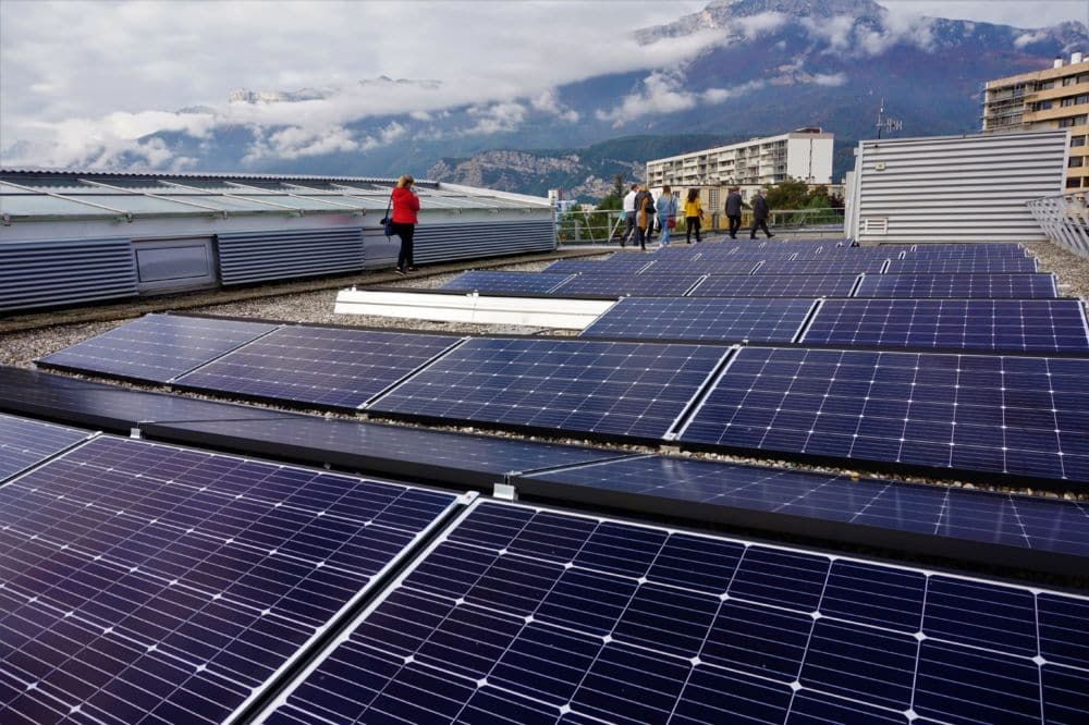 découvrez notre service d'installation photovoltaïque à échirolles. profitez d'une énergie renouvelable, réduisez votre facture d'électricité et participez à la transition écologique grâce à notre équipe d'experts.