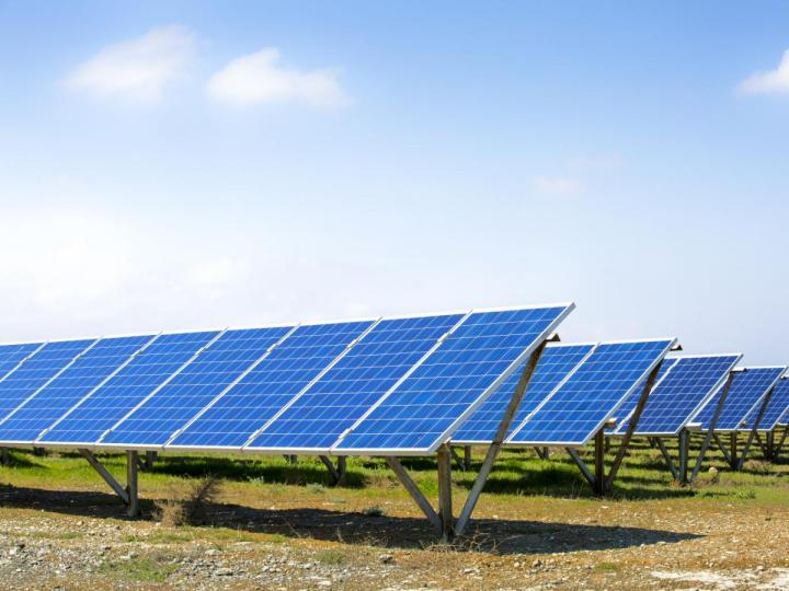 découvrez les services d'installation photovoltaïque en corrèze proposés par edf. profitez d'une énergie solaire propre et renouvelable, tout en bénéficiant de l'expertise d'un installateur certifié pour optimiser votre consommation énergétique.