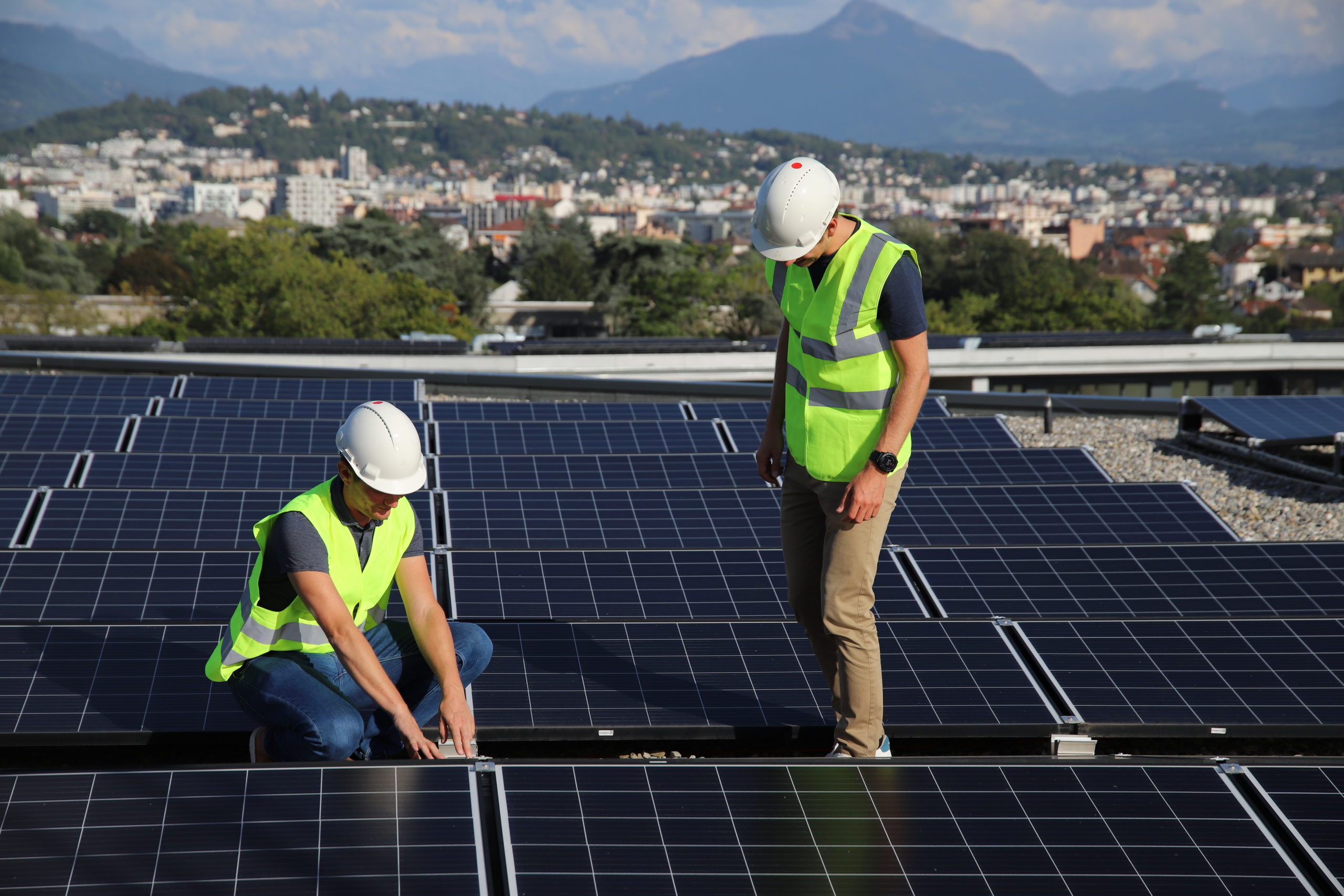découvrez les services d'installateur photovoltaïque en suisse, spécialisés dans l'installation de panneaux solaires pour un avenir durable. profitez d'une expertise locale, d'une installation de qualité et d'économies sur votre facture d'électricité. contactez-nous pour un devis personnalisé et commencez votre transition énergétique dès aujourd'hui !