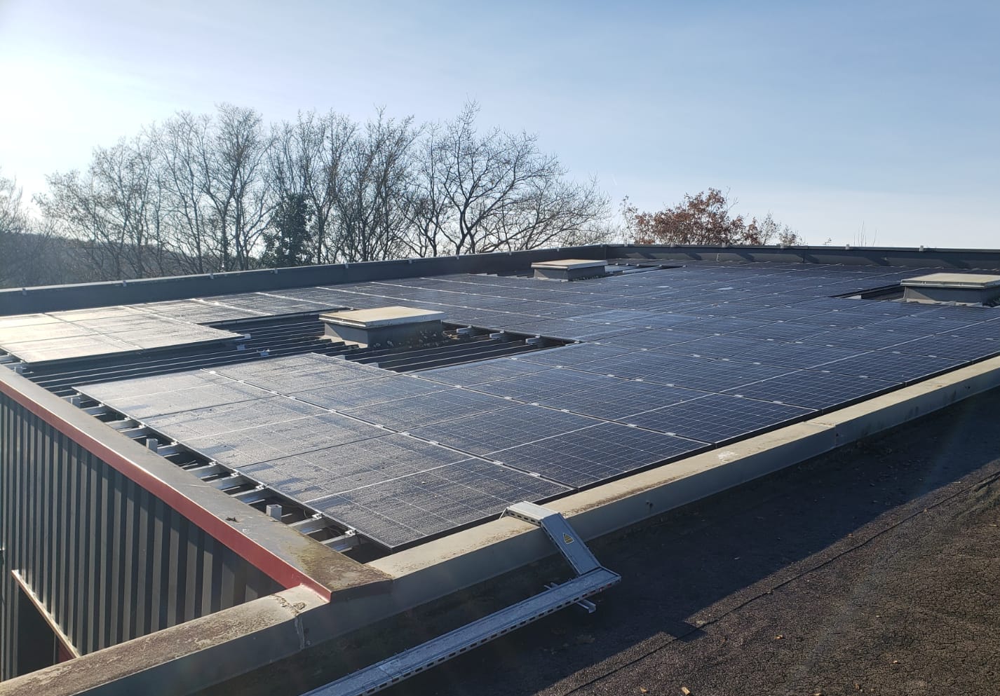 découvrez nos services d'installateur photovoltaïque fiable pour une énergie solaire durable et performante. profitez d'une installation de qualité, d'un accompagnement personnalisé et d'une expertise reconnue pour optimiser votre consommation énergétique.