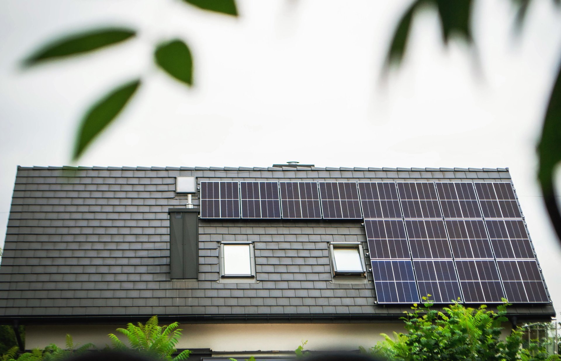 découvrez les services d'installateurs photovoltaïques dans le finistère pour une transition énergétique réussie. bénéficiez de solutions sur mesure pour réduire votre facture d'électricité et contribuer à la protection de l'environnement grâce à l'énergie solaire. contactez nos experts pour un devis personnalisé.