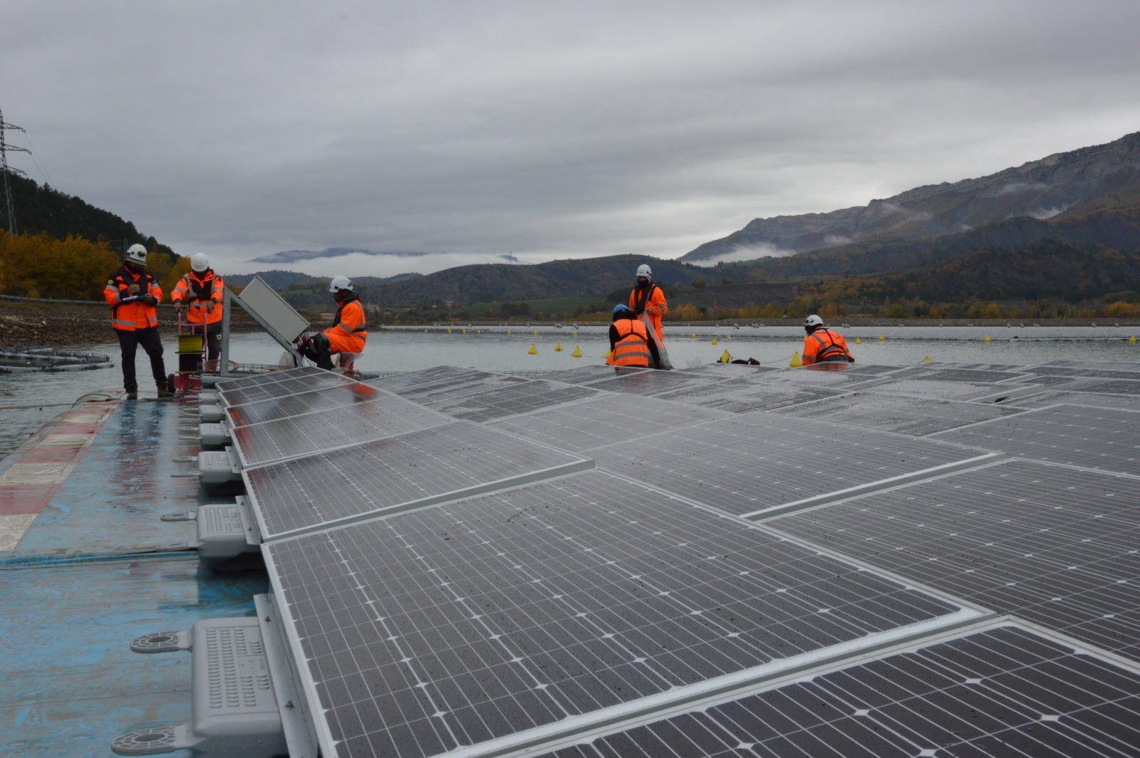 découvrez votre installateur photovoltaïque à gap, expert en solutions solaires pour particulier et professionnel. profitez d'une énergie renouvelable, réduisez vos factures d'électricité et contribuez à la protection de l'environnement grâce à des installations sur mesure.