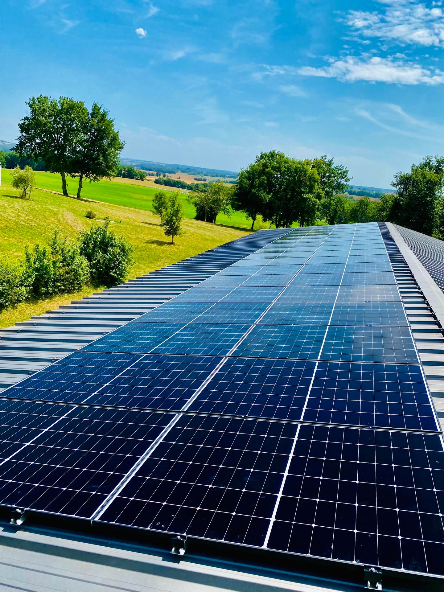 découvrez des services d'installation photovoltaïque dans le gers, adaptés à vos besoins énergétiques. profitez d'énergies renouvelables et réduisez votre facture d'électricité grâce à nos experts qualifiés. contactez-nous dès aujourd'hui pour un devis personnalisé.