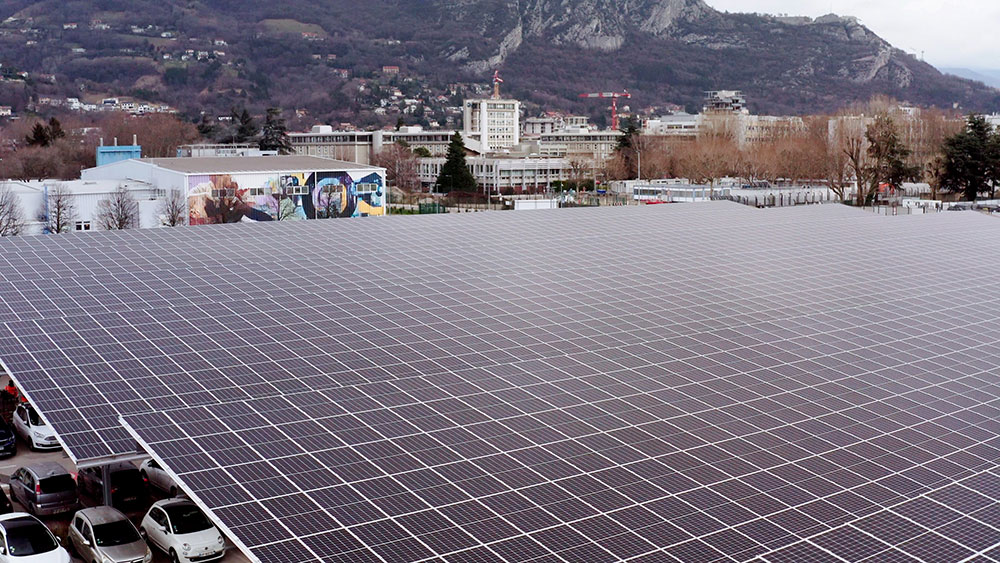 découvrez notre service d'installateur photovoltaïque à grenoble, spécialisé dans l'installation de panneaux solaires pour optimiser votre consommation d'énergie. profitez d'une solution durable et économique pour réduire votre facture d'électricité tout en préservant l'environnement. contactez-nous dès aujourd'hui pour un devis personnalisé !