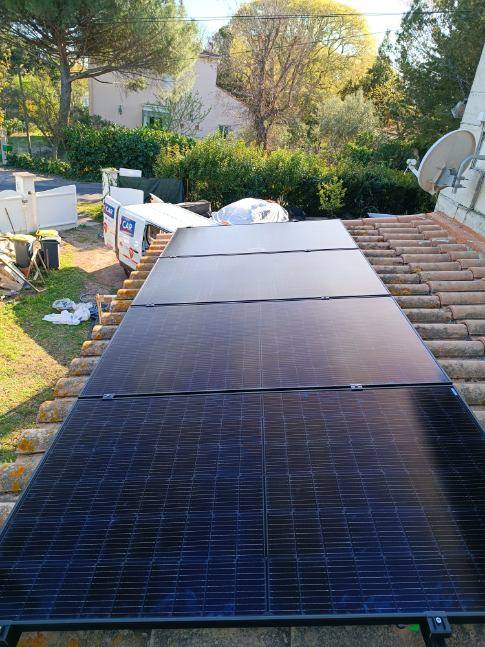 découvrez nos services d'installation de panneaux photovoltaïques dans l'hérault. profitez d'une expertise locale pour optimiser vos économies d'énergie et contribuer à un avenir durable.