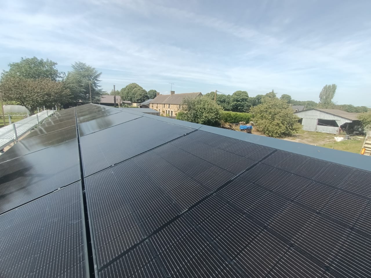 découvrez nos services d'installation de panneaux photovoltaïques en ille-et-vilaine. profitez d'une énergie renouvelable, réduisez vos factures d'électricité et participez à la transition énergétique. faites confiance à nos experts pour une installation fiable et adaptée à vos besoins.