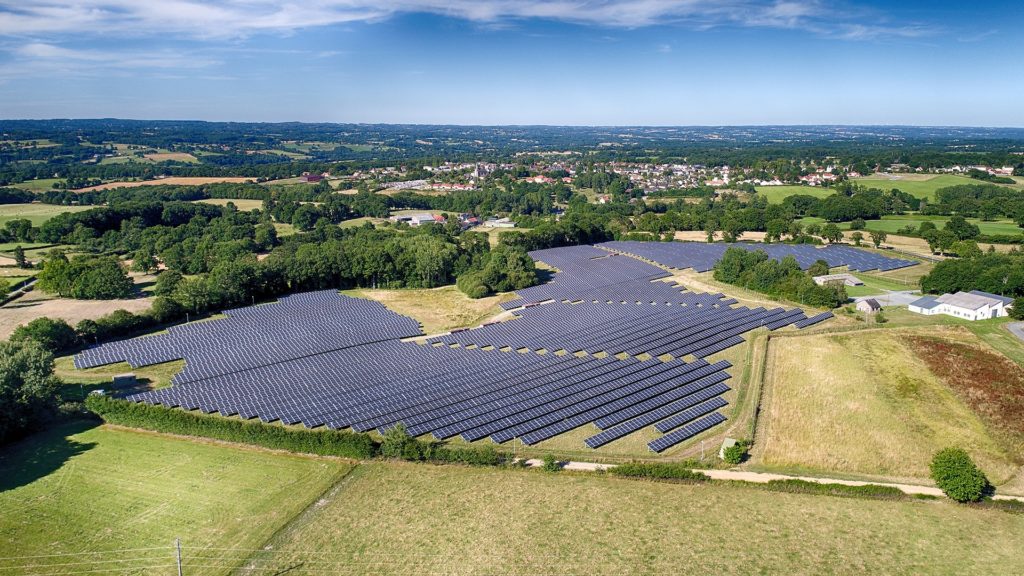 découvrez nos services d'installation photovoltaïque en indre-et-loire. optez pour une énergie renouvelable éco-responsable et bénéficiez d'une expertise professionnelle pour optimiser votre consommation d'énergie tout en réduisant votre empreinte carbone.