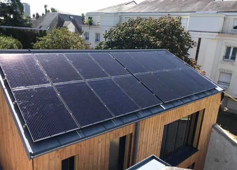 découvrez nos services d'installation de panneaux photovoltaïques en indre-et-loire. profitez de solutions énergétiques durables et économiques pour réduire votre facture d'électricité et contribuer à la protection de l'environnement. faites confiance à nos experts pour un accompagnement personnalisé à chaque étape de votre projet.