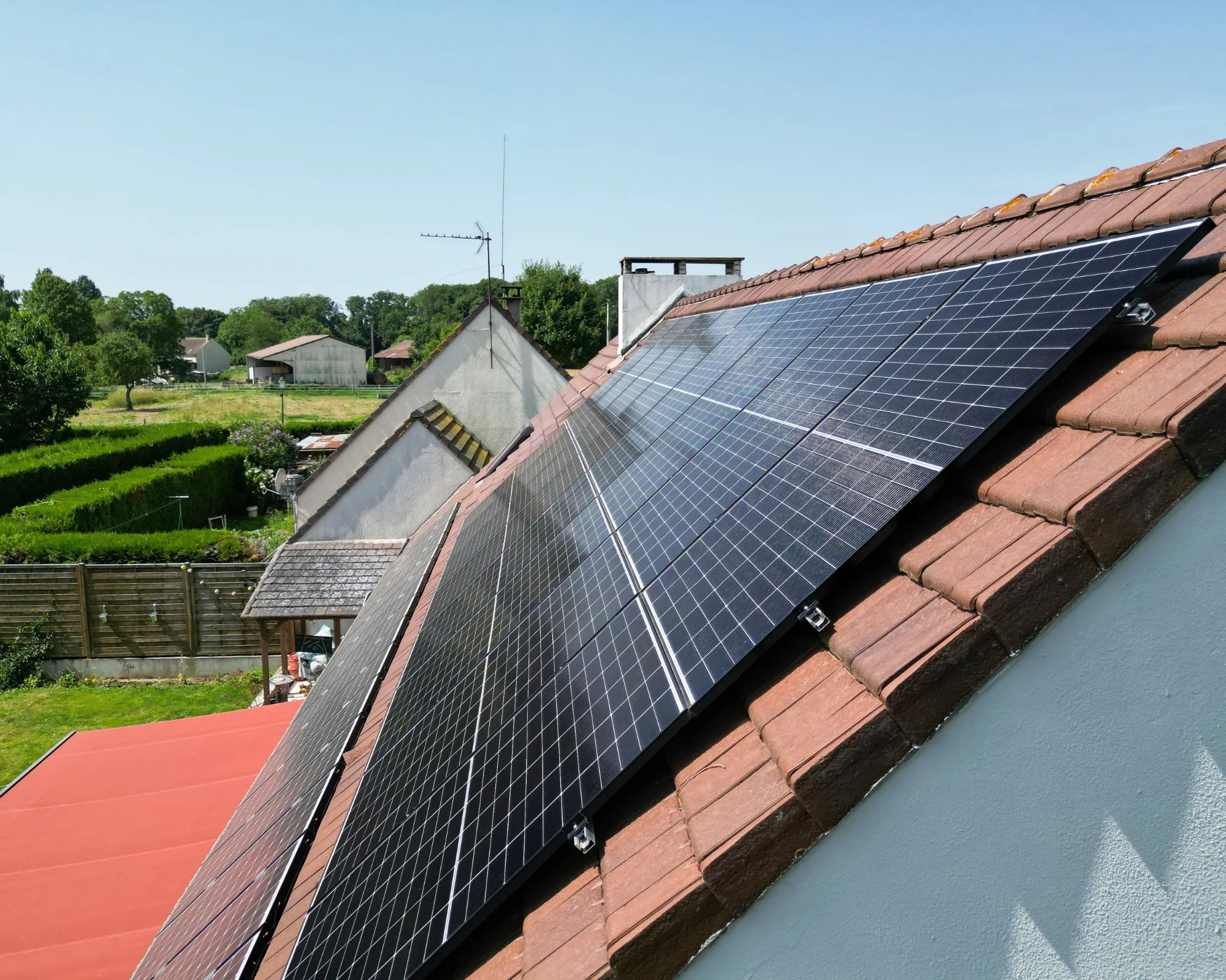 découvrez notre service d'installateur photovoltaïque à la roche-sur-yon. profitez d'une énergie solaire propre et économique tout en bénéficiant de conseils personnalisés pour votre projet. transformez votre toit en une source d'énergie durable dès aujourd'hui.