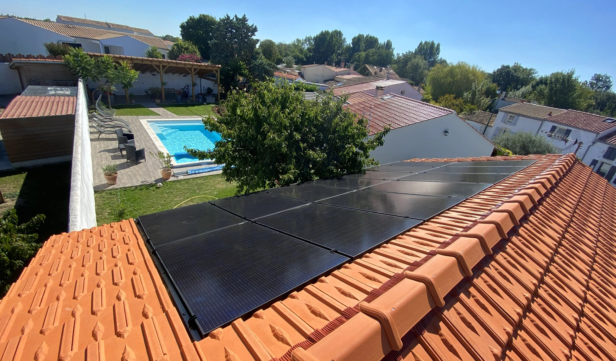 découvrez notre service d'installateur photovoltaïque à la rochelle, spécialisé dans l'installation de panneaux solaires pour optimiser votre consommation d'énergie. profitez d'une énergie renouvelable et réduisez vos factures tout en respectant l'environnement.
