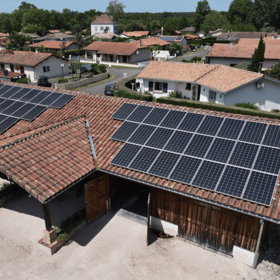 découvrez l'expertise de nos installateurs photovoltaïques dans les landes. profitez d'une énergie solaire fiable et durable, tout en bénéficiant d'une installation sur mesure adaptée à vos besoins. contactez-nous dès aujourd'hui pour un devis gratuit !