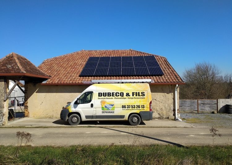 découvrez notre service d'installateur photovoltaïque dans les landes. profitez d'une solution énergétique durable et économique, adaptée à vos besoins. transformez votre toiture en une source d'énergie renouvelable et contribuez à la préservation de l'environnement tout en réalisant des économies sur vos factures d'électricité.