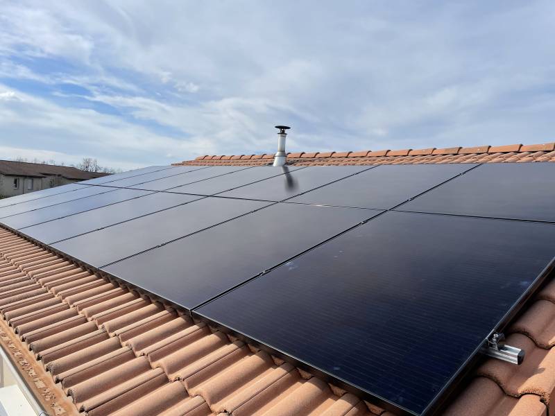 découvrez nos services d'installateur photovoltaïque en loire. profitez d'une expertise locale pour optimiser votre consommation d'énergie grâce à des solutions solaires adaptées à vos besoins. contactez-nous dès aujourd'hui pour un devis personnalisé.
