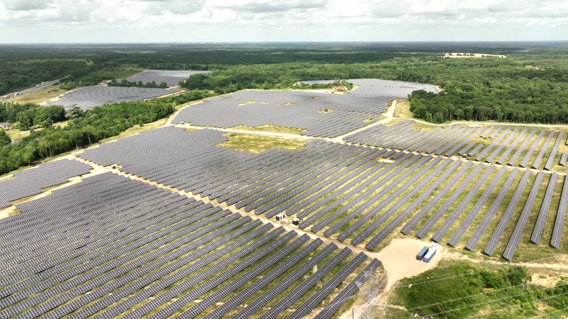 découvrez nos services d'installation photovoltaïque dans le loiret. profitez d'énergies renouvelables, réduisez vos factures d'électricité et contribuez à la préservation de l'environnement grâce à des solutions solaires adaptées à vos besoins.
