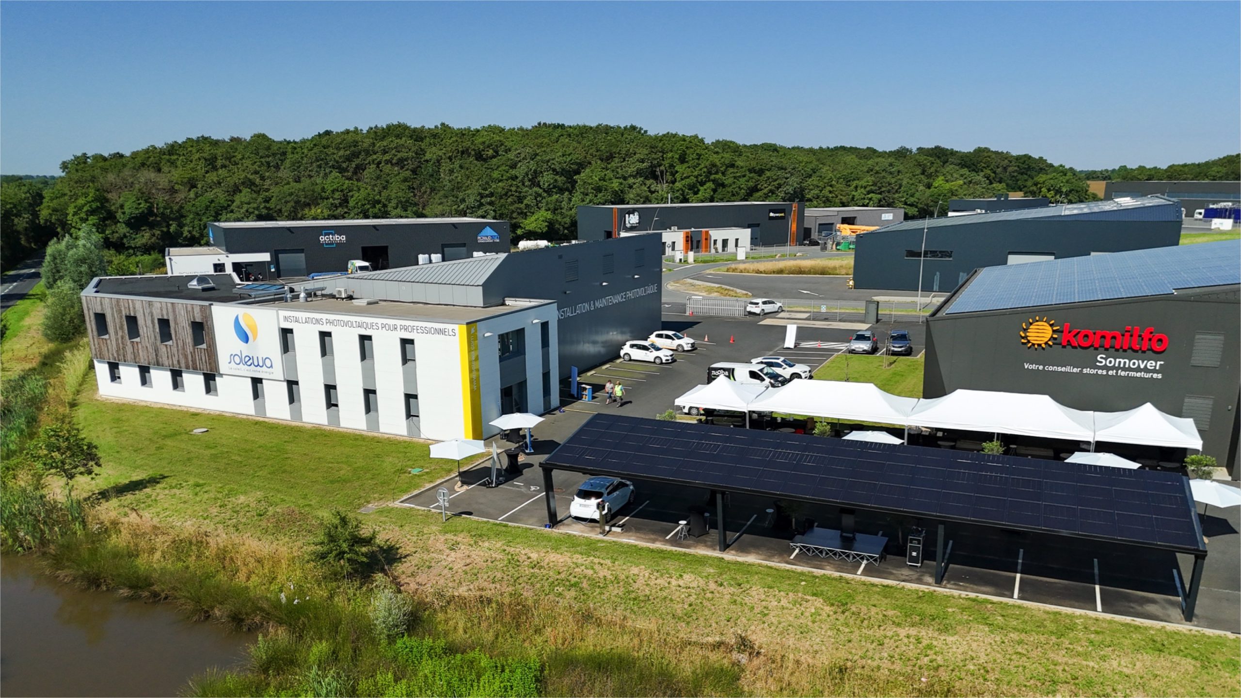 découvrez les services professionnels d'installation photovoltaïque à montaigu. profitez d'énergies renouvelables pour réduire vos factures et contribuer à la protection de l'environnement grâce à nos experts qualifiés.