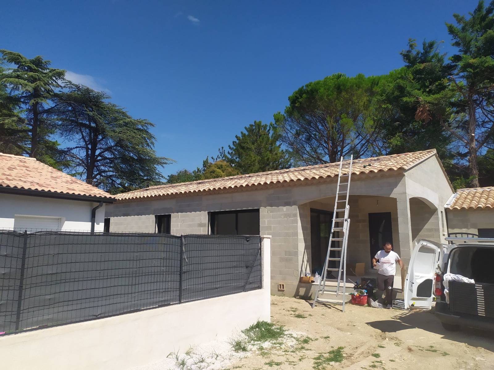 découvrez nos services d'installateur photovoltaïque à montélimar. profitez d'une énergie solaire renouvelable et économique grâce à nos solutions adaptées à vos besoins. contactez-nous pour un devis personnalisé.