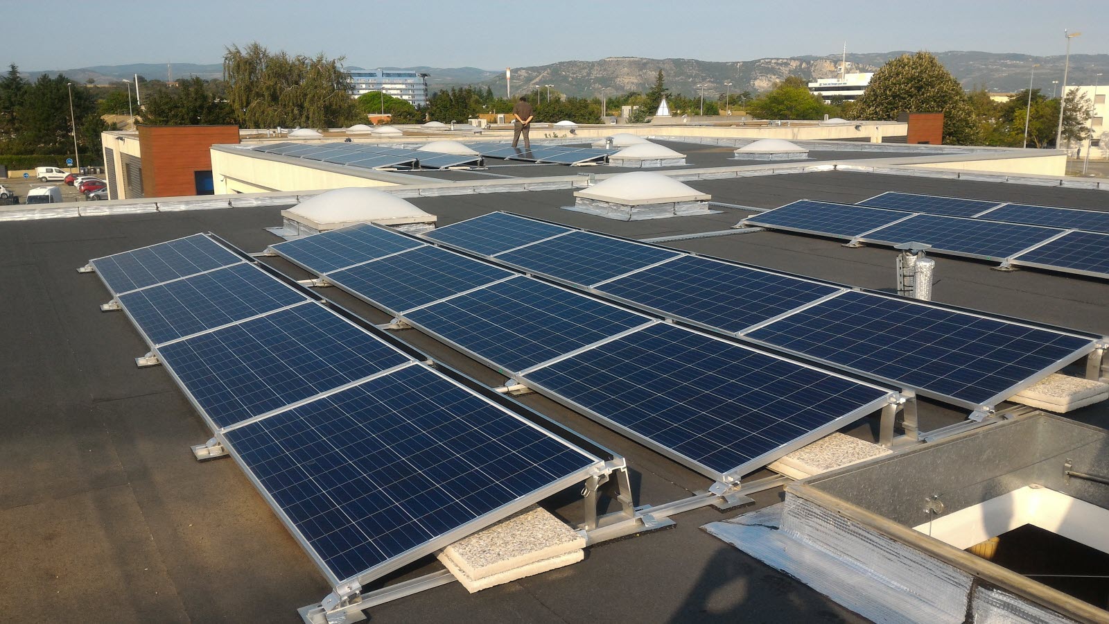 découvrez les services d'un installateur photovoltaïque à montélimar, spécialisé dans l'installation de panneaux solaires. profitez d'une énergie renouvelable et d'économies sur vos factures d'électricité grâce à des solutions adaptées à vos besoins.