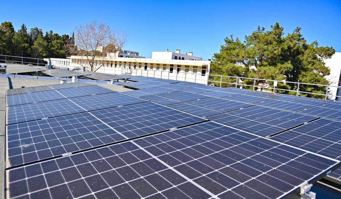 découvrez notre service d'installateur photovoltaïque à montpellier, spécialisé dans l'installation de panneaux solaires de haute qualité. profitez d'énergies renouvelables pour réduire vos factures et contribuer à un avenir plus durable.