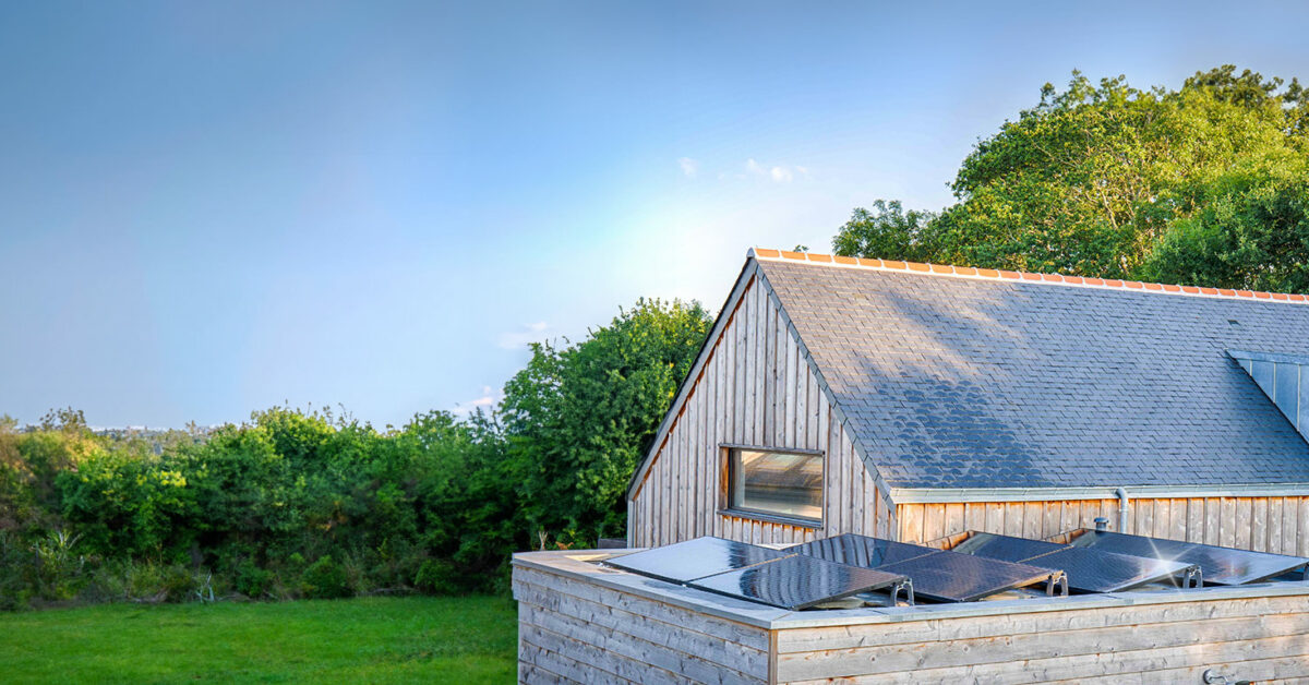 découvrez nos services d'installation photovoltaïque dans le morbihan. profitez d'une énergie renouvelable, réduisez votre facture électrique et participez à la transition énergétique. contactez nos experts pour un devis personnalisé.