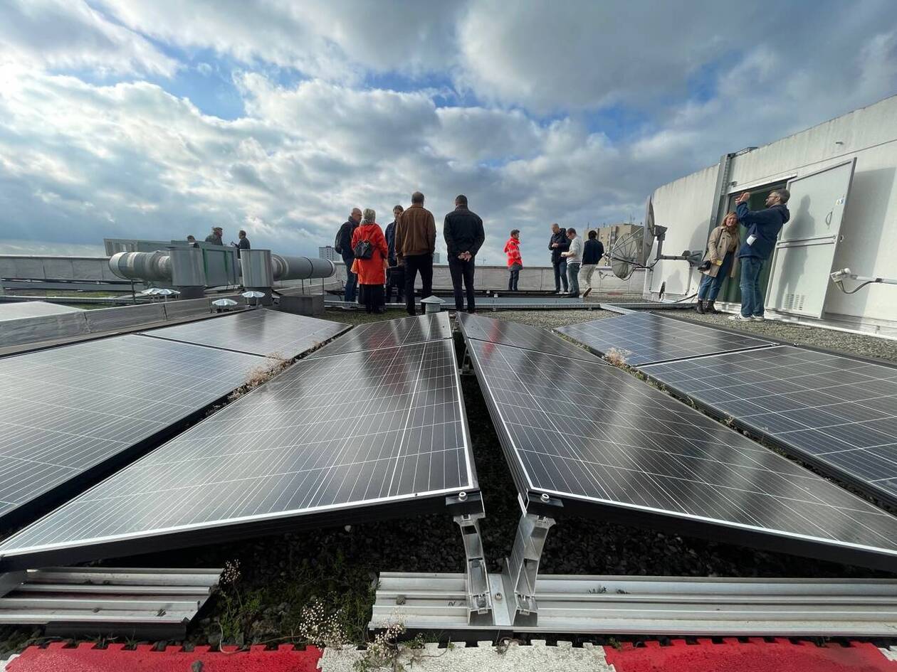 découvrez les services d'installateur photovoltaïque à nantes pour une énergie solaire efficace et durable. profitez d'une installation sur mesure et d'un accompagnement professionnel pour optimiser votre consommation d'électricité et réduire votre empreinte écologique.