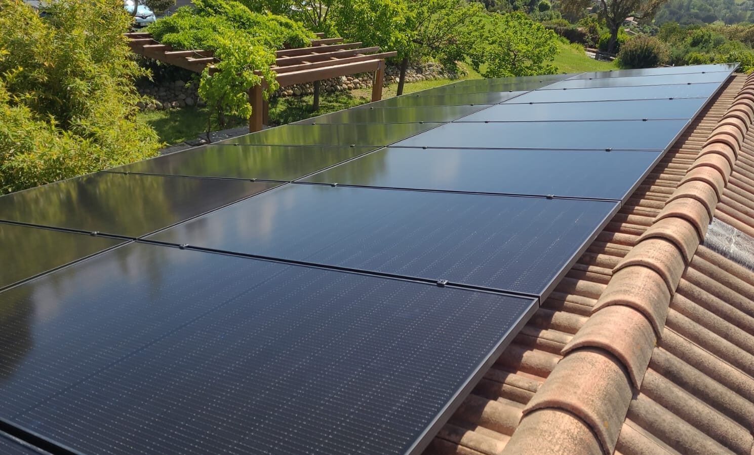 découvrez nos services d'installation de panneaux photovoltaïques en région paca. profitez d'une énergie solaire durable et économique avec nos solutions sur mesure. contactez-nous pour un devis gratuit et transformez votre consommation d'énergie !