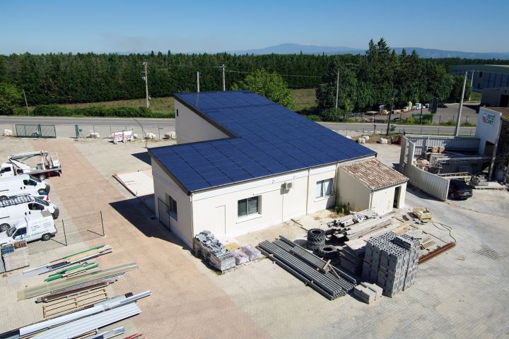 découvrez nos services d'installation de panneaux photovoltaïques en paca. profitez de solutions personnalisées pour une énergie renouvelable et économique, tout en contribuant à la protection de l'environnement. contactez nos experts pour un devis gratuit!