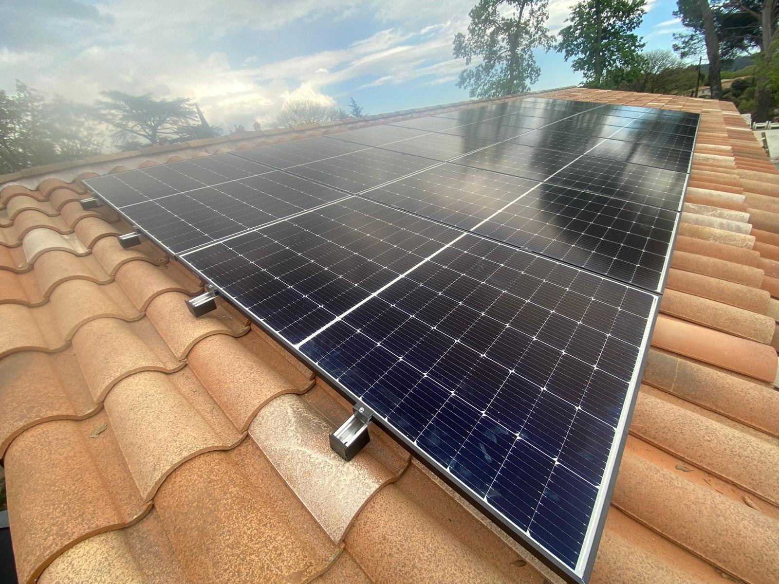 découvrez nos services d'installateur photovoltaïque en paca. profitez de solutions écologiques pour produire votre propre énergie solaire, réduire vos factures et contribue à la transition énergétique dans votre région.