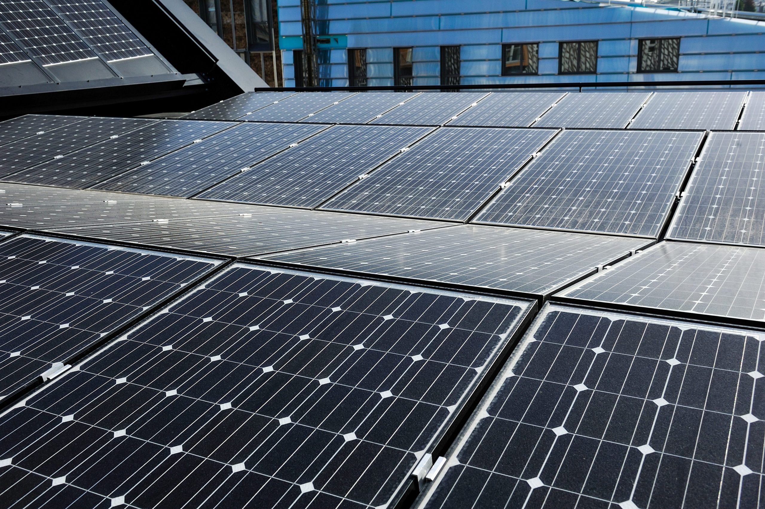 découvrez notre service d'installateur photovoltaïque à paris. profitez d'installations solaires de haute qualité, sur mesure pour votre logement, et réduisez votre facture d'énergie tout en respectant l'environnement. contactez-nous dès aujourd'hui pour un devis gratuit!