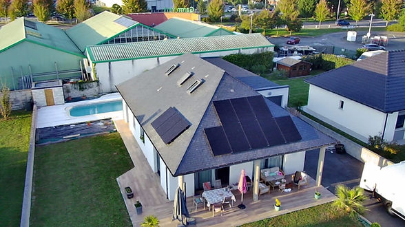 découvrez nos services d'installation de panneaux photovoltaïques à pau. profitez d'énergies renouvelables pour réduire vos factures d'énergie et contribuer à un futur durable. contactez nos experts pour une étude personnalisée et un devis gratuit.