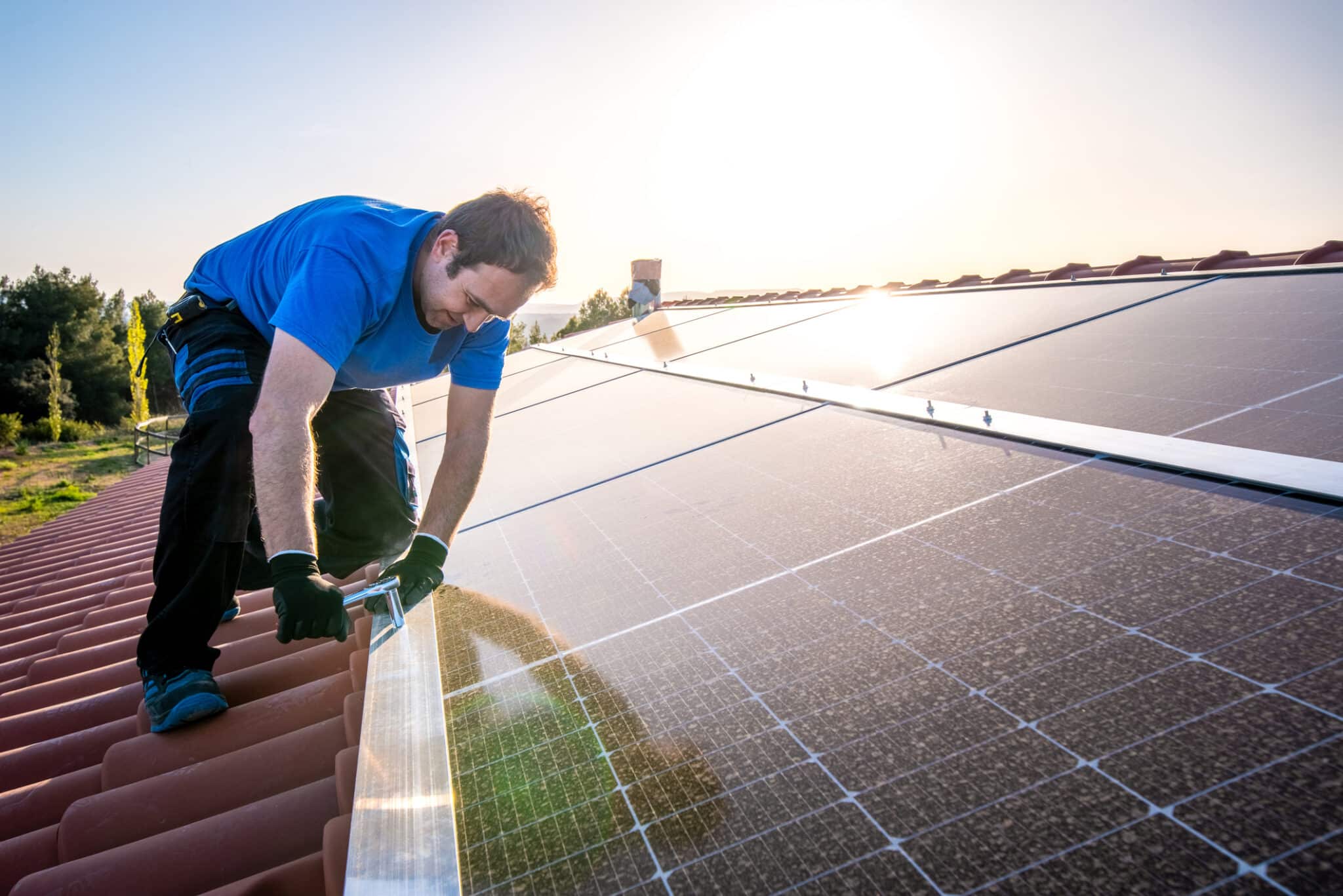 découvrez notre service d'installateur photovoltaïque à perpignan, spécialisé dans l'installation de panneaux solaires pour maximiser votre production d'énergie renouvelable. bénéficiez de conseils personnalisés et d'une expertise locale pour transformer votre habitat en une source d'énergie durable.