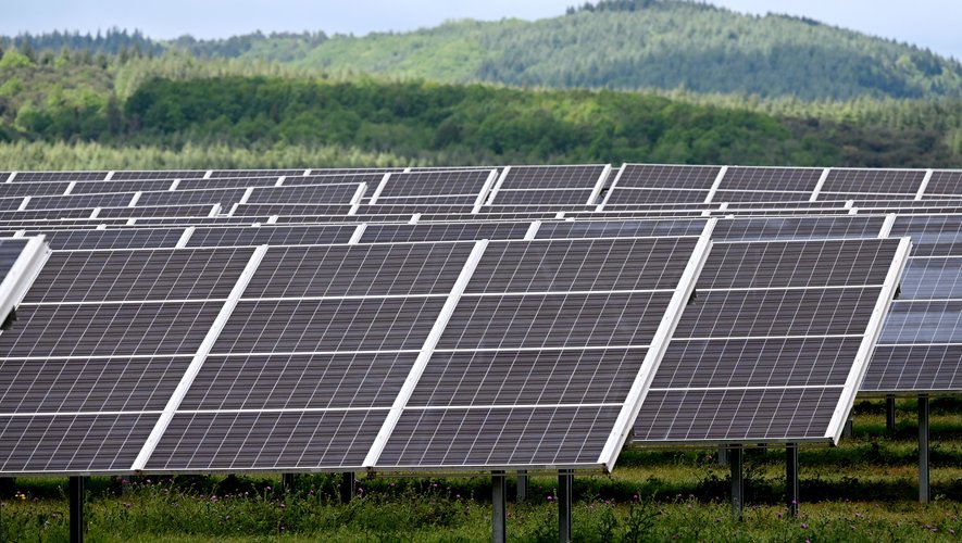 découvrez notre service d'installation photovoltaïque à perpignan. profitez des énergies renouvelables et réduisez vos factures d'électricité grâce à des panneaux solaires de qualité, installés par des experts locaux. contactez-nous pour un devis personnalisé.