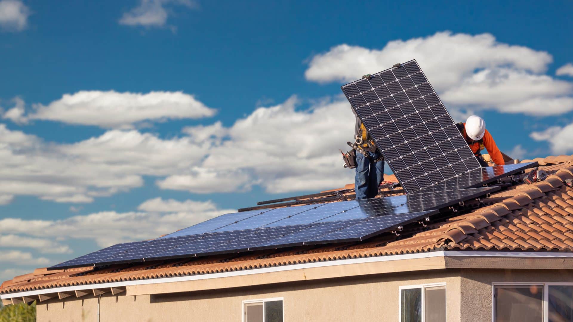 découvrez notre service d'installateur photovoltaïque en rhône-alpes, spécialiste dans l'installation de panneaux solaires pour un avenir énergétique durable. profitez d'un accompagnement personnalisé et d'une expertise locale pour optimiser votre consommation d'énergie et réduire vos factures.