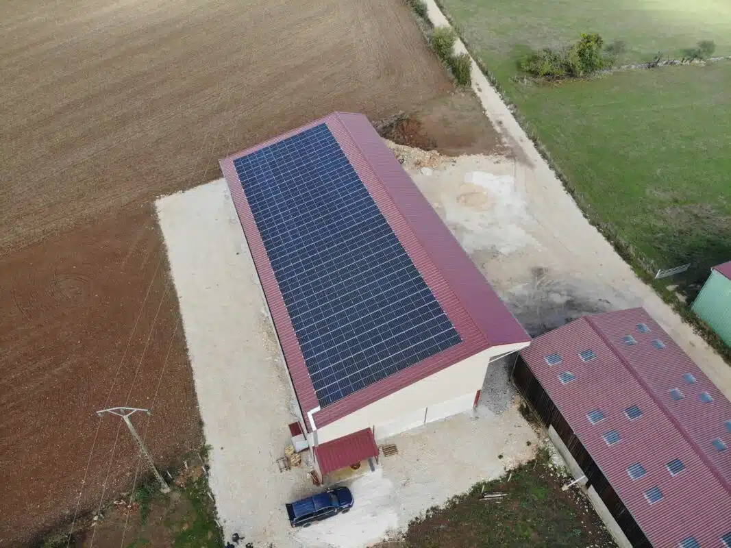 découvrez votre installateur photovoltaïque à ribeauvillé pour une transition énergétique réussie. profitez de l'énergie solaire tout en réduisant votre facture d'électricité grâce à notre expertise et nos solutions sur mesure.