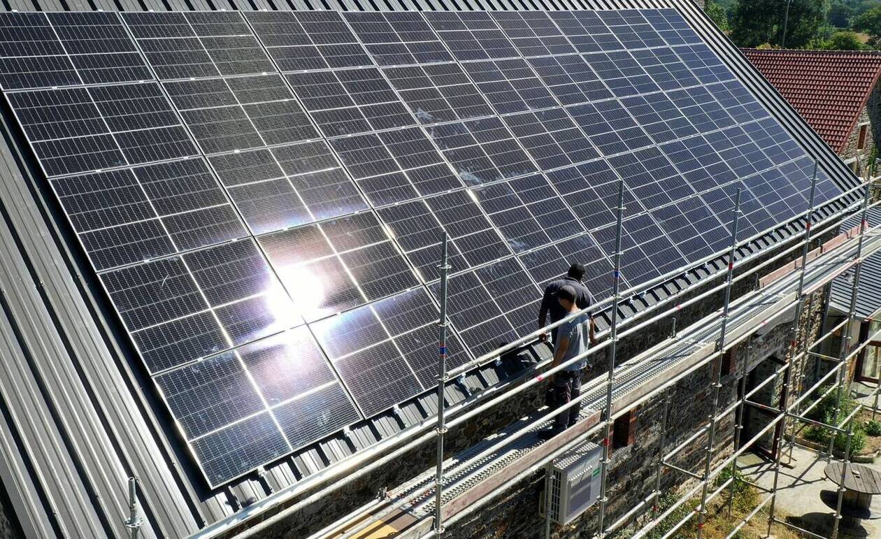 découvrez notre service d'installation photovoltaïque en sarthe. profitez d'une énergie renouvelable, économique et respectueuse de l'environnement pour votre maison ou entreprise. nos experts vous accompagnent dans votre projet pour maximiser votre production d'énergie solaire.