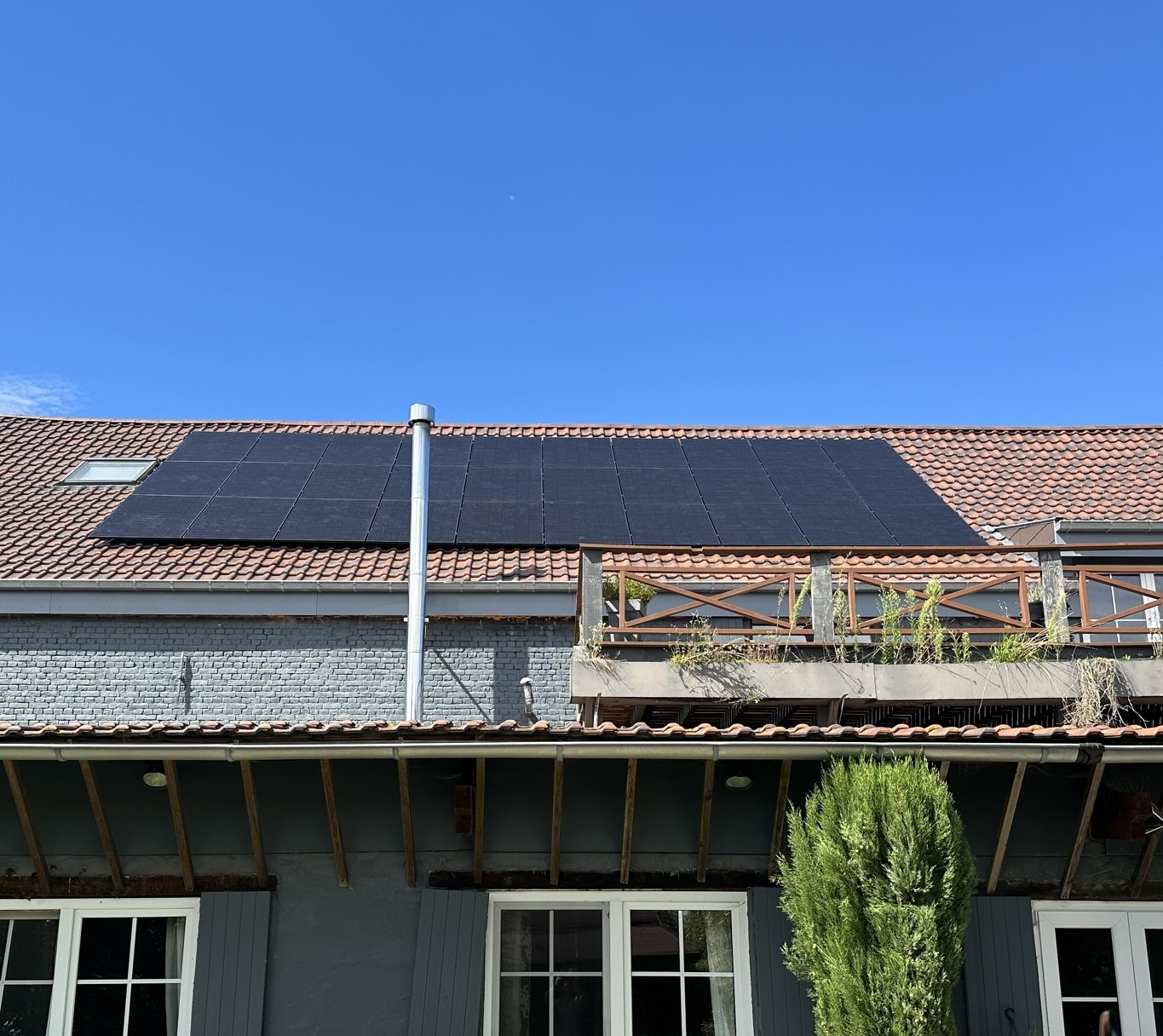 découvrez nos services d'installation de panneaux photovoltaïques à tournai. profitez d'une énergie renouvelable, réduisez vos factures et contribuez à la protection de l'environnement grâce à des installations sur mesure réalisées par nos experts.