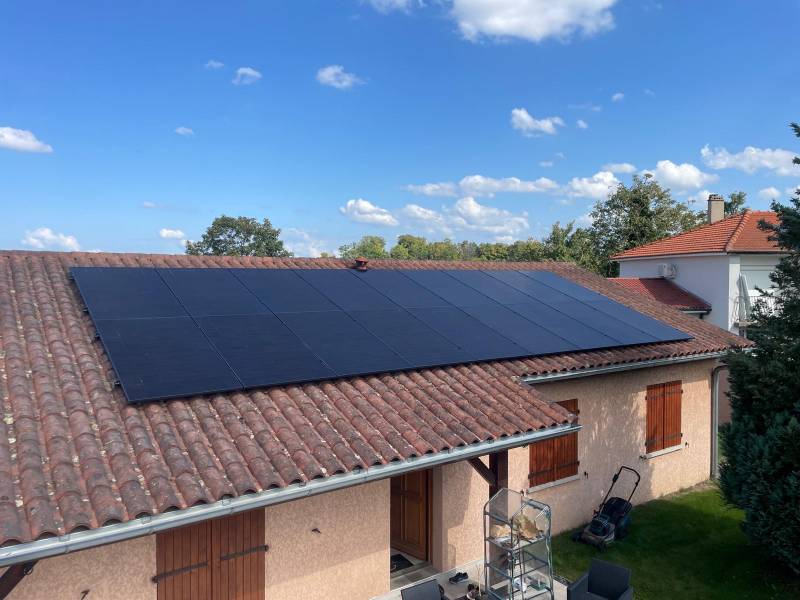 découvrez nos services d'installation de panneaux photovoltaïques à genas. profitez d'une énergie renouvelable et réduisez vos factures d'électricité grâce à notre expertise en solutions solaires adaptées à vos besoins. contactez-nous dès aujourd'hui pour un devis personnalisé.