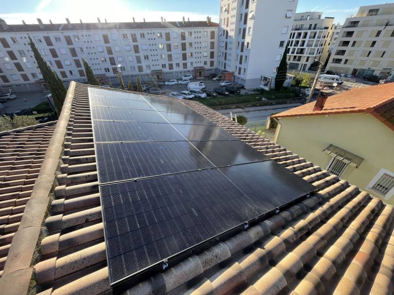 découvrez nos services d'installation de panneaux photovoltaïques à montpellier. bénéficiez d'une énergie renouvelable, d'économies sur vos factures et d'un accompagnement personnalisé pour tous vos projets solaires.