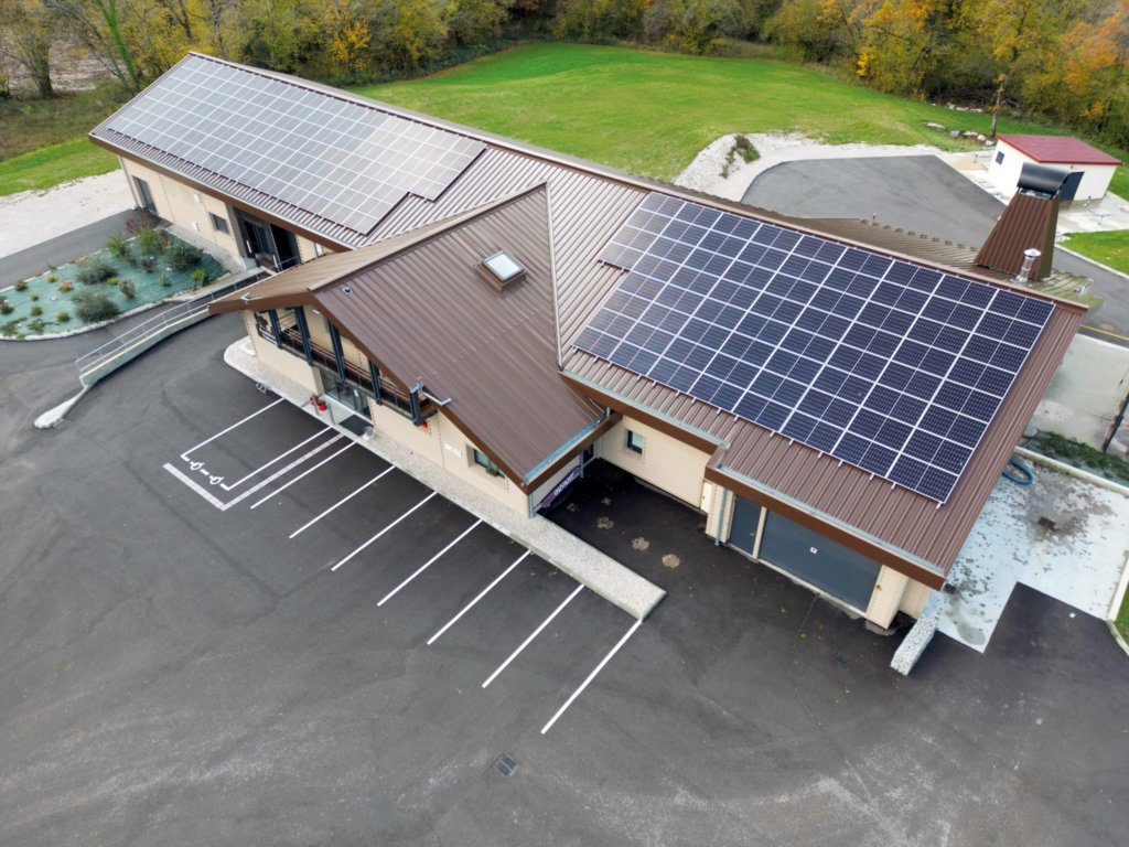 découvrez les services d'installation photovoltaïque dans le doubs. profitez de l'énergie solaire pour réduire vos factures et contribuer à une planète plus verte. notre équipe d'experts est à votre disposition pour vous accompagner dans votre projet.