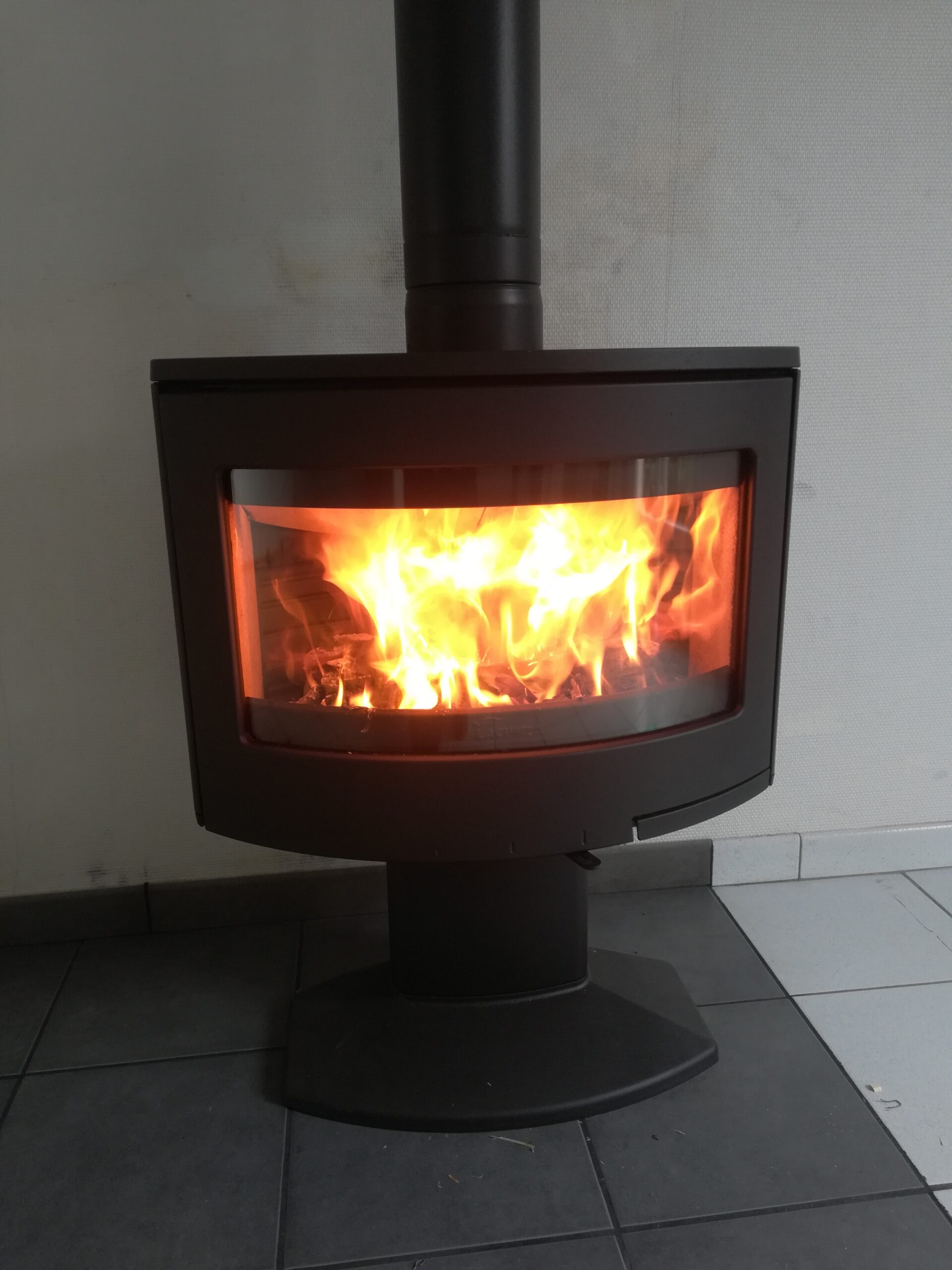 découvrez nos services d'installation de poêles à bois dans le département 31. profitez d'un confort thermique optimal et d'une ambiance chaleureuse tout en bénéficiant des conseils d'experts pour choisir le poêle adapté à vos besoins.