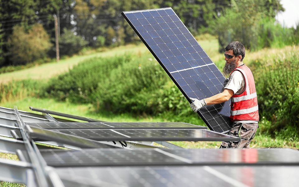 trouvez les meilleurs installateurs de panneaux photovoltaïques en france. profitez d'une solution énergétique durable et économique grâce à notre sélection d'experts en installation pv. obtenez des devis gratuits et optimisez votre consommation d'énergie solaire.
